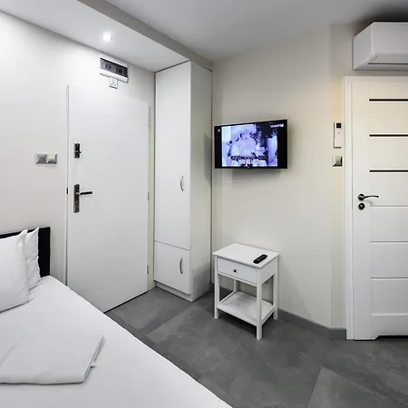 Polmedica Nowoogrodzka B Apartment Warsaw Exterior photo